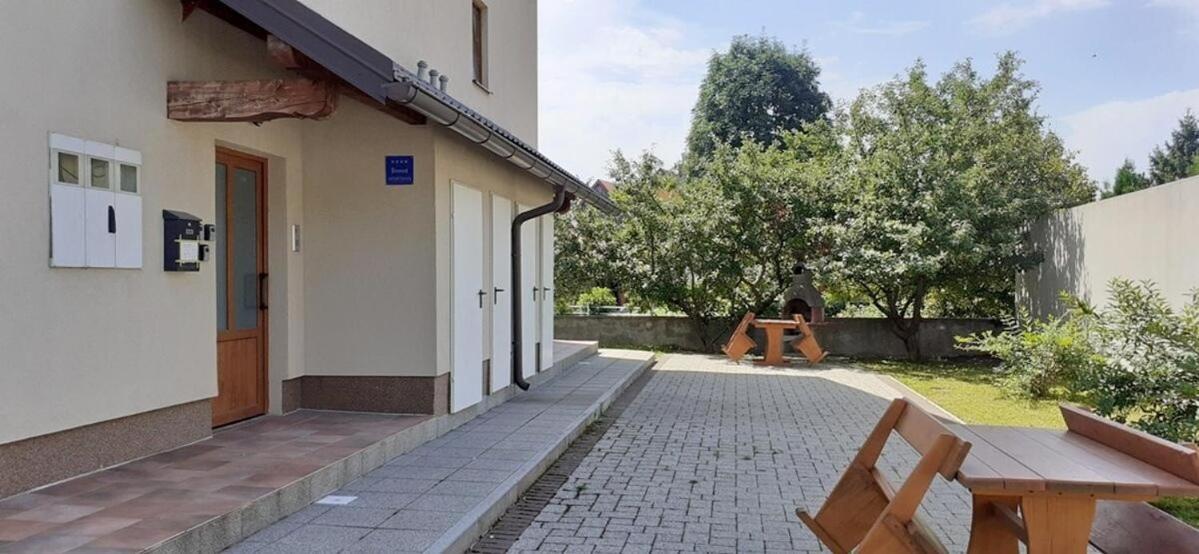 Apartments With A Parking Space Fuzine, Gorski Kotar - 19537 Bagian luar foto